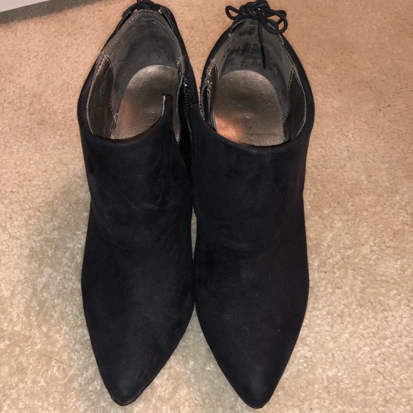 Black high heels - Picture 2 of 5